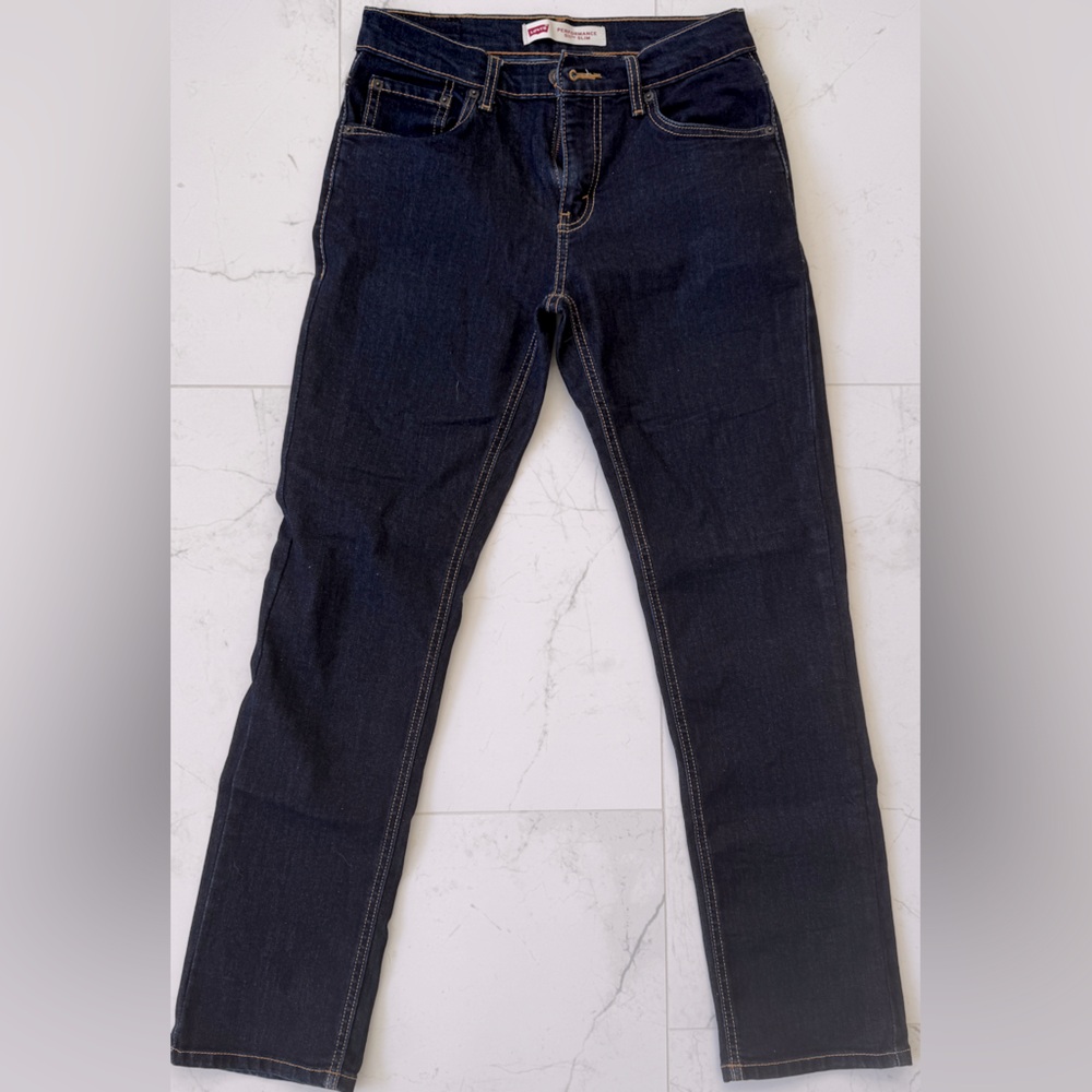 Levi’s Strauss & Co. Boys Slim Denim. Size 16 (28W/30L)